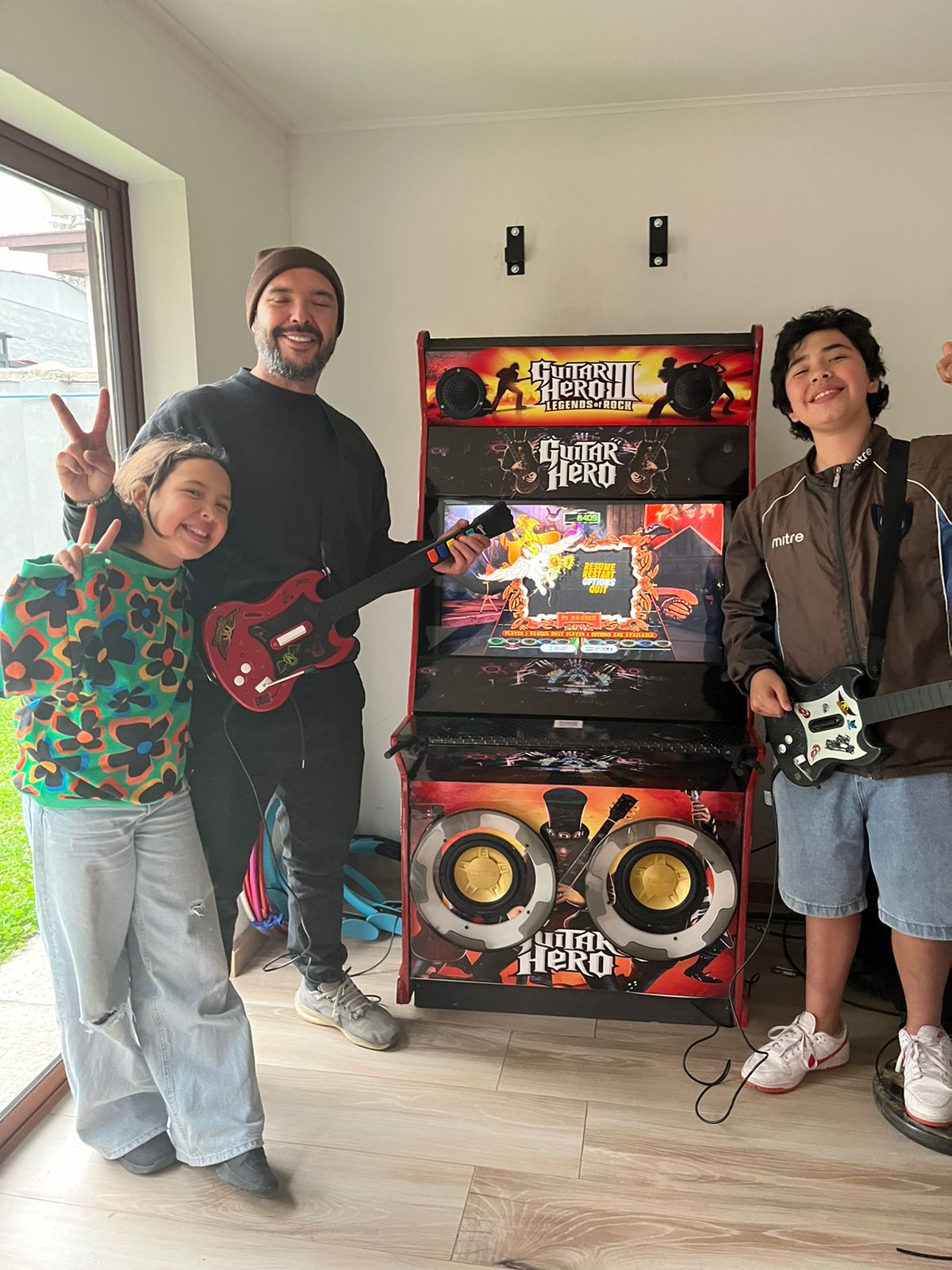 Promoción 5 (1 GUITAR HERO ARCADE  + 1 taca-taca + 1 arcade)
